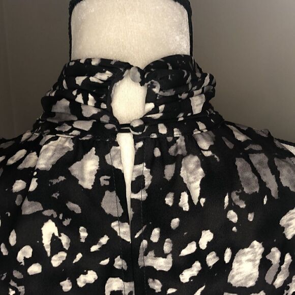 Peyton Jensen sleeveless animal print too medium - Picture 5 of 9